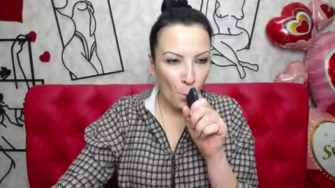 Snapshot of elizabethsho chatting on March 11, 2025, 3:26 am ElizabethSho online show from March 11, 2025, 3:26 am