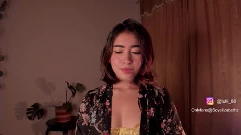 Snapshot of elizabethz chatting on October 12, 2025, 11:37 pm Tuli online show from October 12, 2025, 11:37 pm