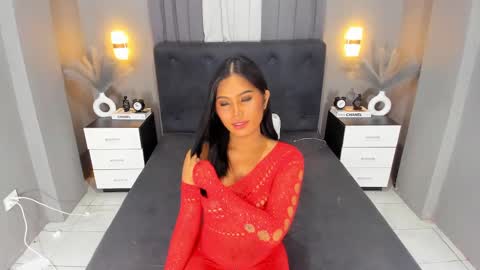 Snapshot of ella______ chatting on December 3, 2024, 5:55 pm Ella online show from December 3, 2024, 5:55 pm