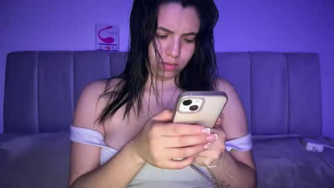 Snapshot of ella_aq chatting on October 28, 2025, 5:44 am Ella online show from October 28, 2025, 5:44 am