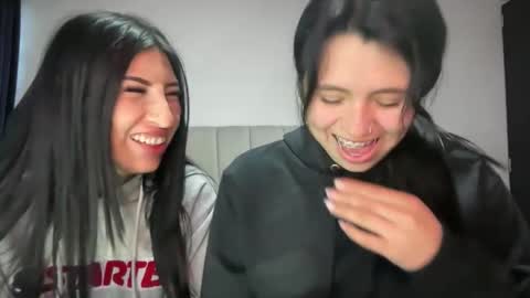 Snapshot of ella_aq chatting on November 12, 2025, 11:43 am Ella online show from November 12, 2025, 11:43 am