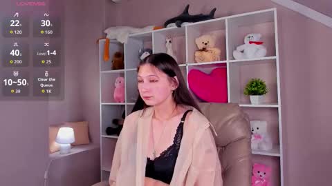 Ella online show from November 11, 2025, 9:42 am