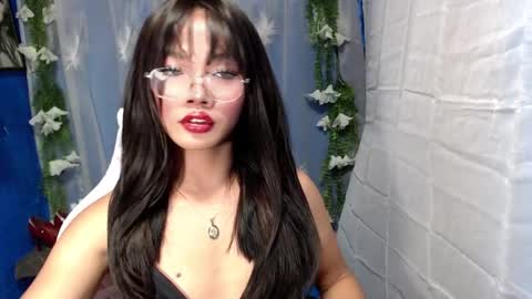 Snapshot of ella_fuma chatting on October 31, 2025, 2:23 am Ella online show from October 31, 2025, 2:23 am