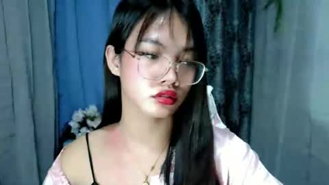 Snapshot of ella_fuma chatting on November 15, 2025, 10:48 pm Ella online show from November 15, 2025, 10:48 pm