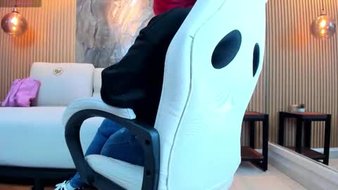 ella harper online show from November 22, 2025, 2:43 am