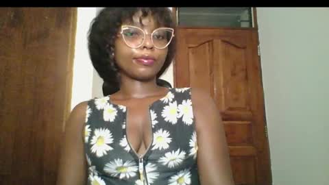 Snapshot of ella_laurel chatting on March 7, 2025, 9:38 pm Ella online show from March 7, 2025, 9:38 pm