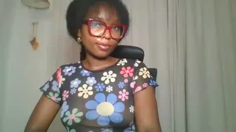 Snapshot of ella_laurel chatting on October 9, 2025, 2:31 am Ella online show from October 9, 2025, 2:31 am