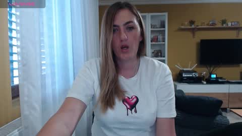 Snapshot of ella_max_live chatting on October 9, 2025, 5:49 am Ella  Max online show from October 9, 2025, 5:49 am