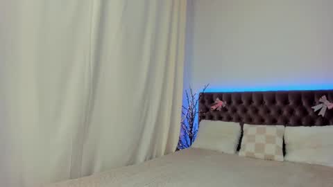 Snapshot of ella_mayers chatting on March 6, 2025, 4:08 am Ella Mayers online show from March 6, 2025, 4:08 am