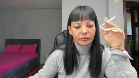 Snapshot of ella_sweety0 chatting on October 22, 2025, 10:04 am Ella online show from October 22, 2025, 10:04 am