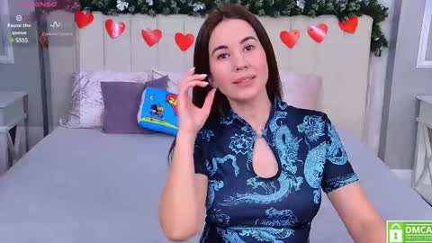 Ella online show from February 26, 2025, 4:14 am