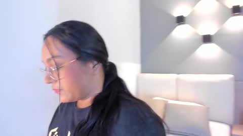 Ella online show from October 2, 2025, 10:55 am