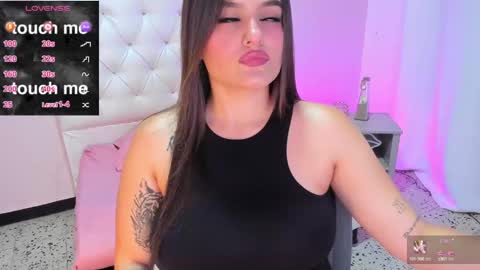 ellarosee_ online show from February 18, 2025, 7:52 pm