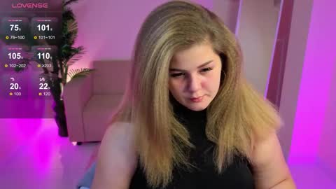 Scarlet online show from November 24, 2025, 10:53 pm