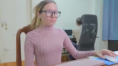 Snapshot of ellcrys chatting on October 24, 2025, 10:06 pm im Elsa lets go Subscribe to my OF and Youtube -35 online show from October 24, 2025, 10:06 pm