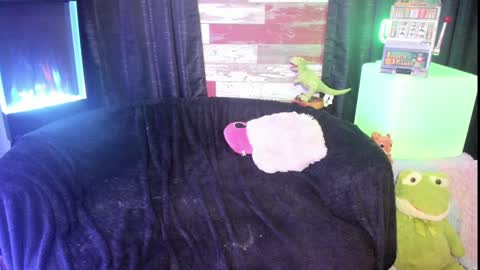 Snapshot of elle4you chatting on January 22, 2025, 10:59 pm ELLE online show from January 22, 2025, 10:59 pm