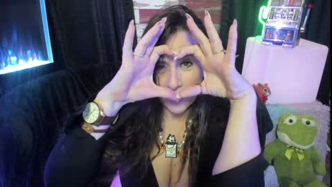 Snapshot of elle4you chatting on January 31, 2025, 2:15 am ELLE online show from January 31, 2025, 2:15 am