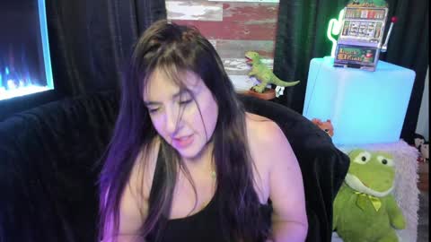 Snapshot of elle4you chatting on February 8, 2025, 2:36 am ELLE online show from February 8, 2025, 2:36 am
