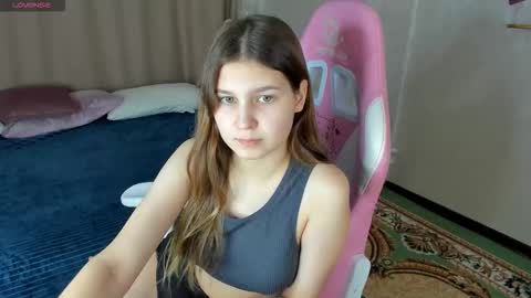 elle_ellise online show from December 5, 2025, 9:18 am