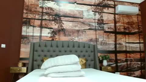 Elle online show from February 25, 2025, 6:36 am