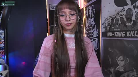 Snapshot of elle_uwu chatting on January 7, 2025, 5:33 am follow me on instagram . online show from January 7, 2025, 5:33 am