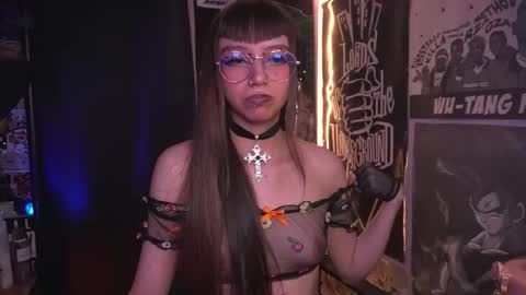 follow me on instagram .    online show from November 22, 2025, 4:28 pm