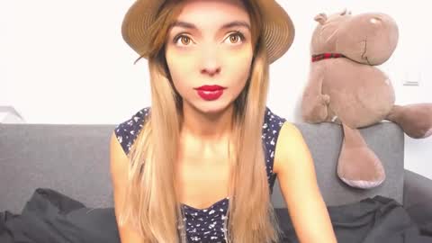 Snapshot of ellen_flow chatting on December 8, 2024, 6:22 am ellen_flow online show from December 8, 2024, 6:22 am