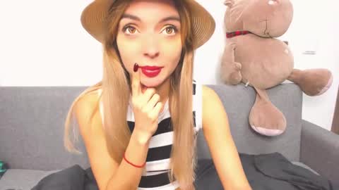 Snapshot of ellen_flow chatting on December 8, 2024, 9:24 am ellen_flow online show from December 8, 2024, 9:24 am