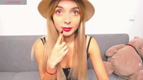 Snapshot of ellen_flow chatting on December 11, 2024, 11:43 pm ellen_flow online show from December 11, 2024, 11:43 pm