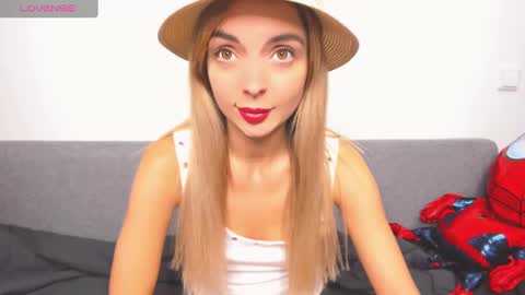 Snapshot of ellen_flow chatting on December 13, 2024, 8:26 pm ellen_flow online show from December 13, 2024, 8:26 pm