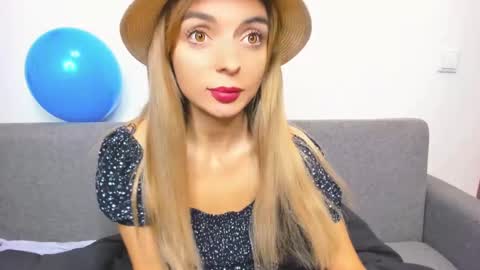 Snapshot of ellen_flow chatting on December 15, 2024, 9:31 pm ellen_flow online show from December 15, 2024, 9:31 pm