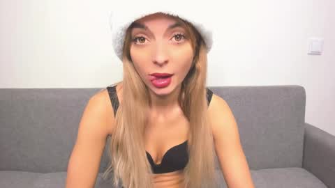 Snapshot of ellen_flow chatting on January 9, 2025, 9:27 am ellen_flow online show from January 9, 2025, 9:27 am