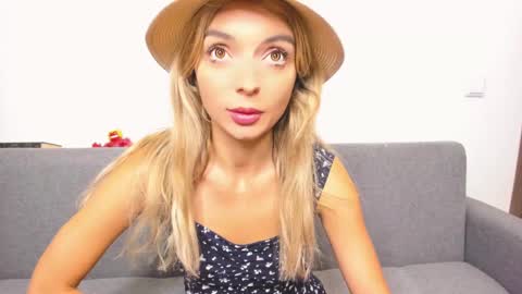 Snapshot of ellen_flow chatting on February 6, 2025, 12:11 am ellen_flow online show from February 6, 2025, 12:11 am