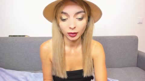 Snapshot of ellen_flow chatting on February 9, 2025, 12:17 am ellen_flow online show from February 9, 2025, 12:17 am