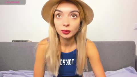 Snapshot of ellen_flow chatting on February 9, 2025, 9:16 am ellen_flow online show from February 9, 2025, 9:16 am