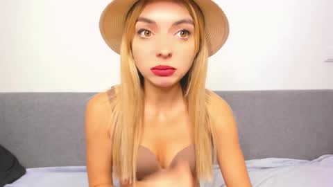 Snapshot of ellen_flow chatting on February 18, 2025, 9:31 pm ellen_flow online show from February 18, 2025, 9:31 pm