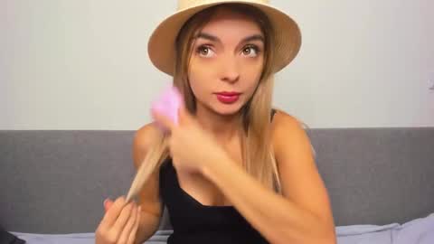 Snapshot of ellen_flow chatting on February 23, 2025, 8:00 pm ellen_flow online show from February 23, 2025, 8:00 pm