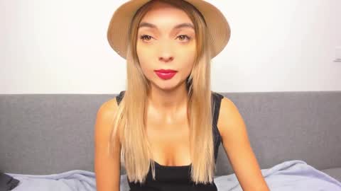 Snapshot of ellen_flow chatting on February 23, 2025, 11:04 pm ellen_flow online show from February 23, 2025, 11:04 pm