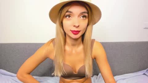 Snapshot of ellen_flow chatting on February 28, 2025, 5:48 am ellen_flow online show from February 28, 2025, 5:48 am