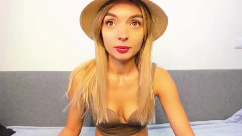 Snapshot of ellen_flow chatting on March 1, 2025, 10:34 am ellen_flow online show from March 1, 2025, 10:34 am