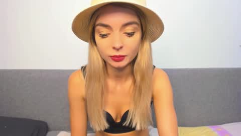 Snapshot of ellen_flow chatting on March 2, 2025, 7:34 pm ellen_flow online show from March 2, 2025, 7:34 pm