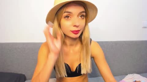 Snapshot of ellen_flow chatting on March 2, 2025, 10:38 pm ellen_flow online show from March 2, 2025, 10:38 pm