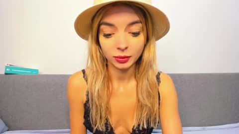 Snapshot of ellen_flow chatting on March 5, 2025, 4:45 am ellen_flow online show from March 5, 2025, 4:45 am