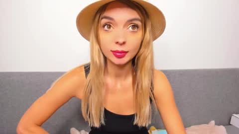 Snapshot of ellen_flow chatting on March 7, 2025, 1:31 am ellen_flow online show from March 7, 2025, 1:31 am