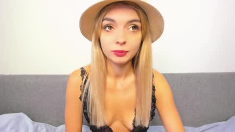 Snapshot of ellen_flow chatting on March 8, 2025, 11:05 am ellen_flow online show from March 8, 2025, 11:05 am