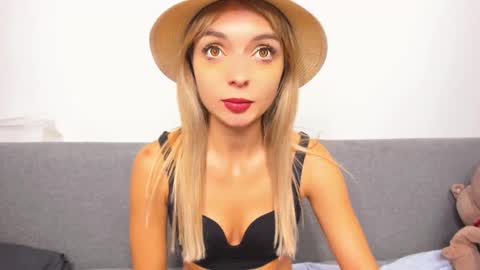 Snapshot of ellen_flow chatting on March 12, 2025, 11:54 pm ellen_flow online show from March 12, 2025, 11:54 pm