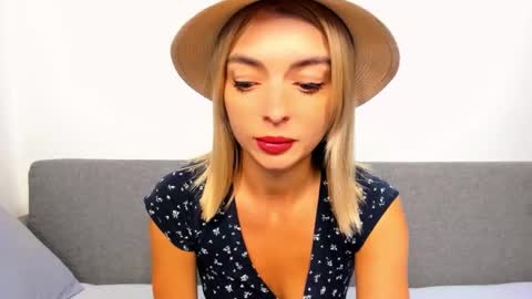 Snapshot of ellen_flow chatting on September 19, 2025, 8:09 pm ellen_flow online show from September 19, 2025, 8:09 pm