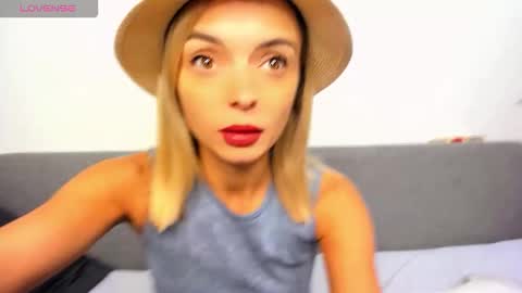 Snapshot of ellen_flow chatting on September 24, 2025, 8:45 pm ellen_flow online show from September 24, 2025, 8:45 pm