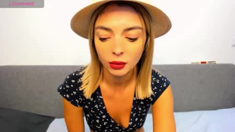 Snapshot of ellen_flow chatting on September 25, 2025, 8:45 pm ellen_flow online show from September 25, 2025, 8:45 pm