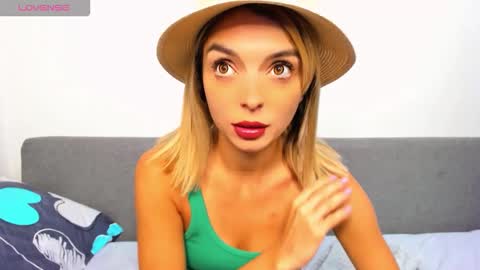 Snapshot of ellen_flow chatting on September 27, 2025, 7:41 pm ellen_flow online show from September 27, 2025, 7:41 pm